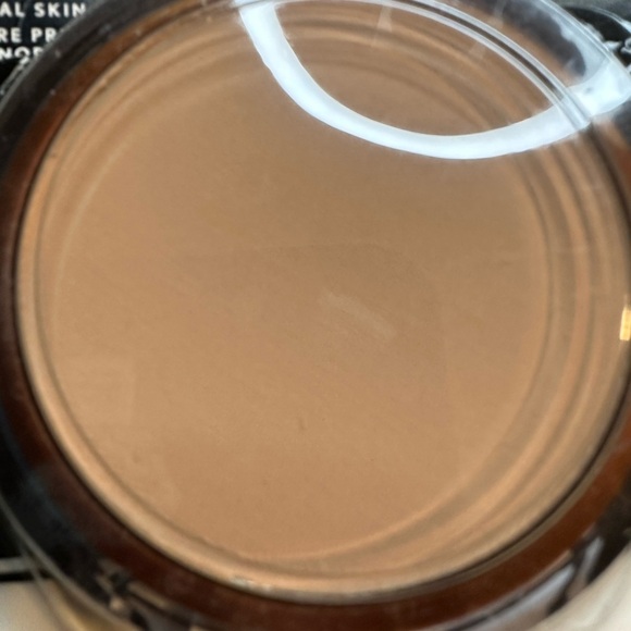 🩵3/$10 COVERGIRL Medium Light Pressed Powder - Picture 5 of 8